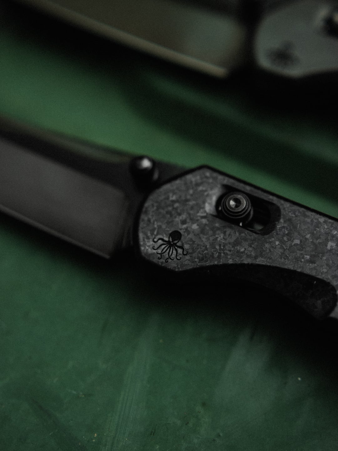 Kráki Scales - Alcor Black