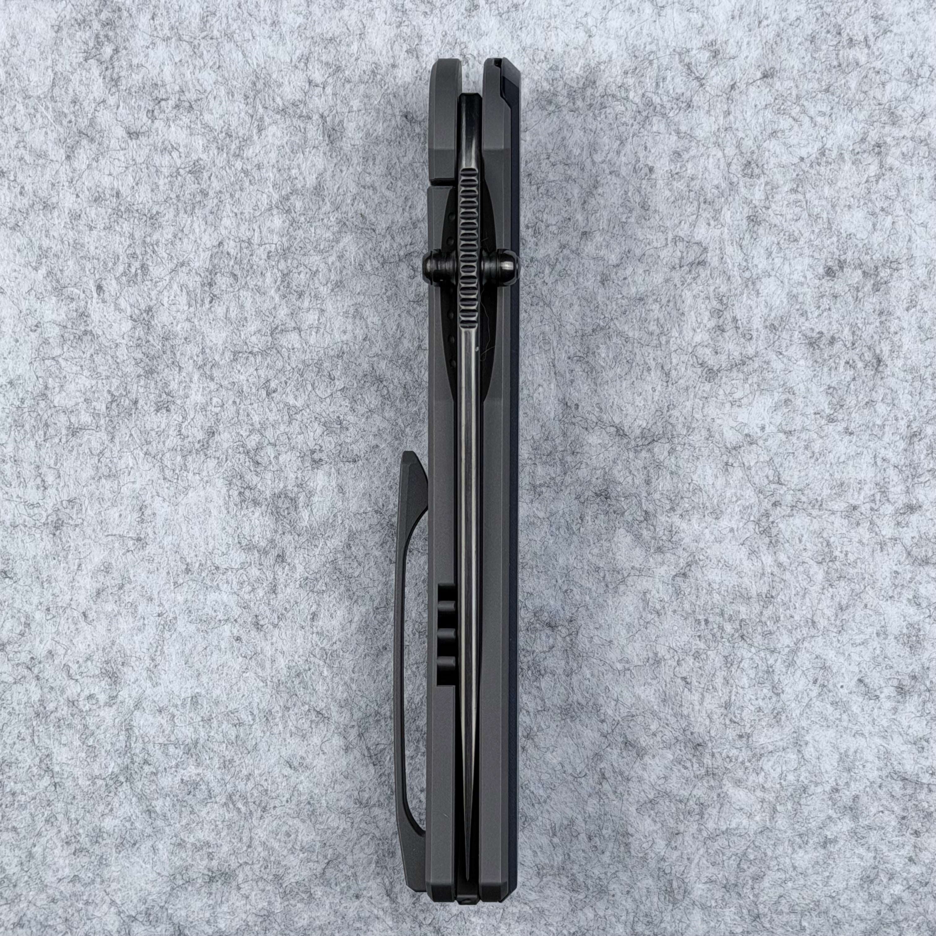 CLEAVER ブラックサテン ステラーチャームレンズ　 (おまけ付き) Saga DLC | S90V Titanium Framelock Knife | Piratech®