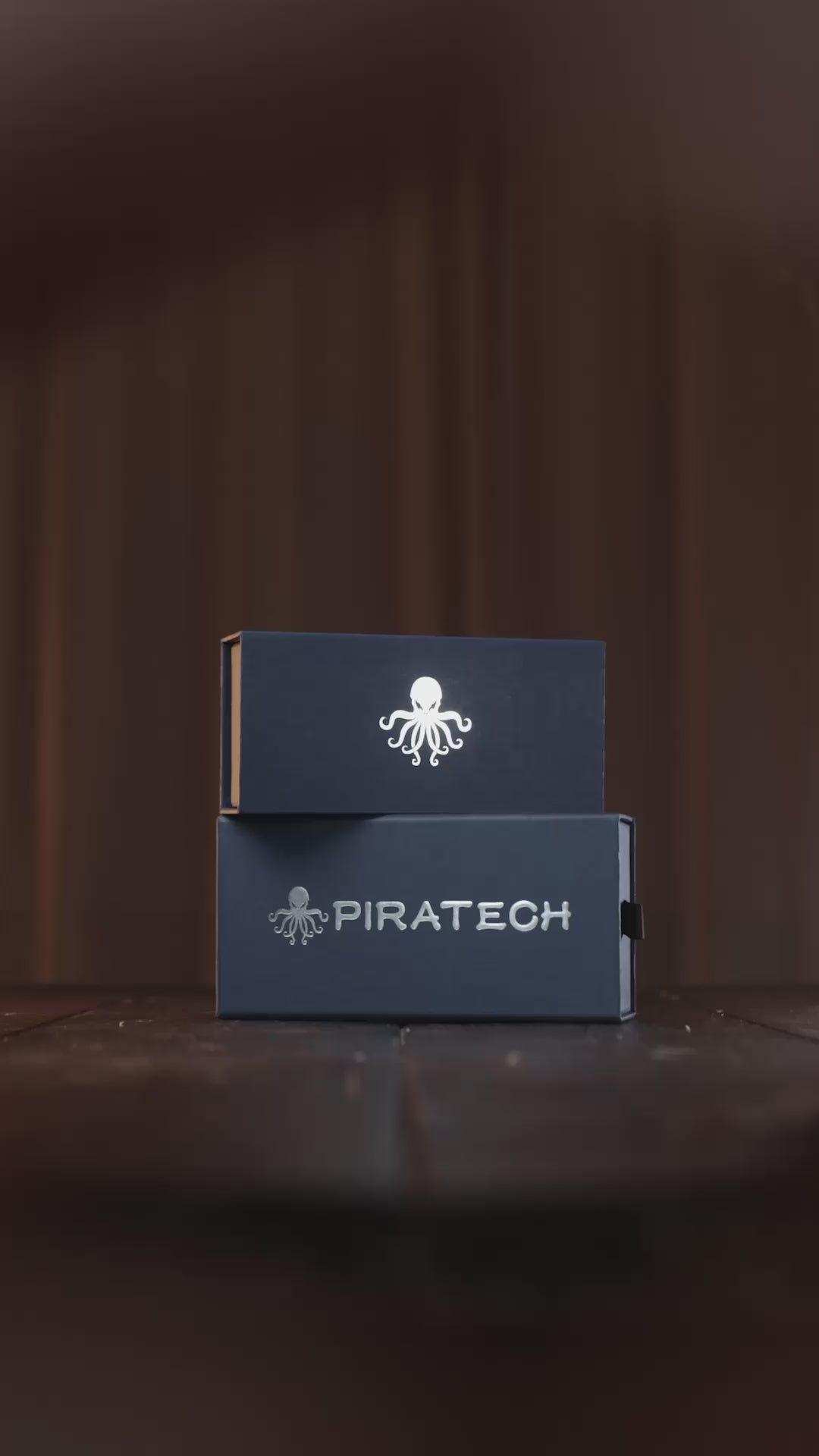 The Kráki DLC Custom knife mirror polished by hand | Piratech®